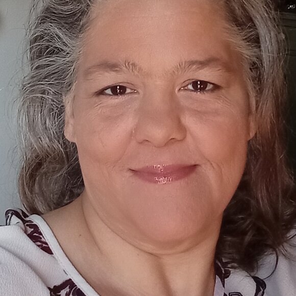 Meet your Posher, Cynthia - Picture 3 of 4